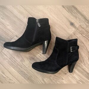 Blondo Black Suede Heeled Booties Size 7